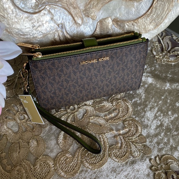 Michael Kors Handbags - Michael Kors double zipper wallet